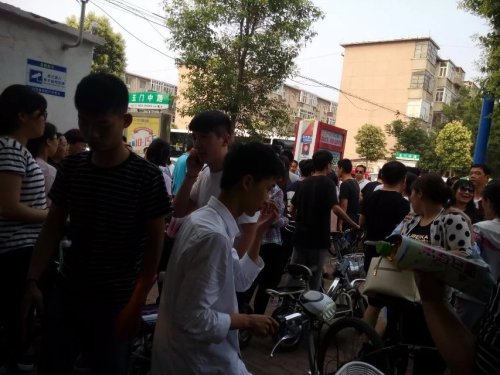 陪儿子高考作文