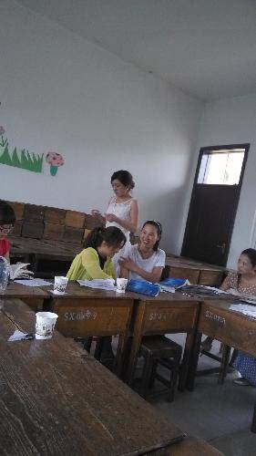 《爱和自由》读书会掠影作文