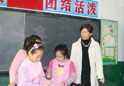 《弘扬和培育民族精神》演讲会(图片)作文