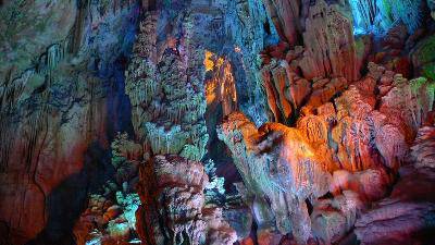 桂林山水甲天下之梦幻岩洞作文