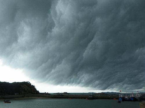 在那片美丽的天空下(三)平潭(下)作文