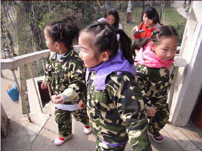 走进春天,放飞梦想——春游活动进行曲作文