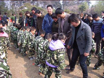 走进春天,放飞梦想——春游活动进行曲作文