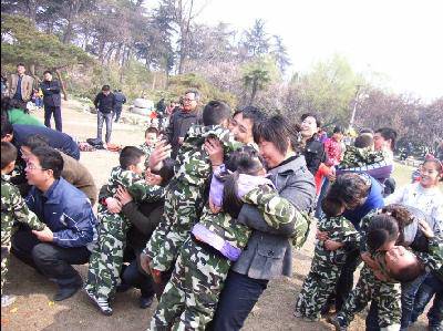 走进春天,放飞梦想——春游活动进行曲作文