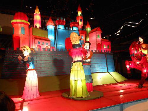 快乐元宵节之---王城公园看花灯作文