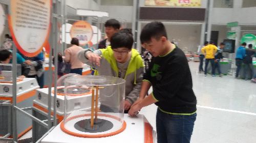 引领孩子的科学视角作文