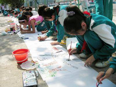 美的律动 ——二年级美术综合素质展示作文