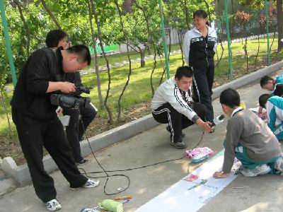 美的律动 ——二年级美术综合素质展示作文