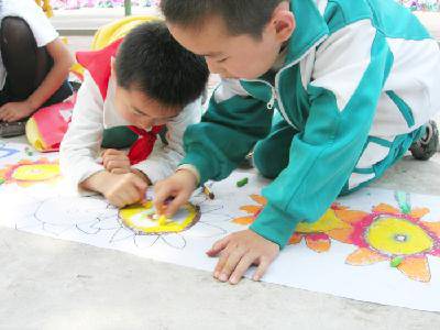 美的律动 ——二年级美术综合素质展示作文