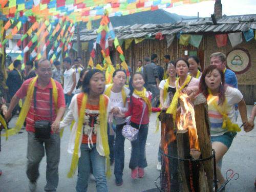 《愉快一夏》12——旅游全记录之“藏羌风情”作文