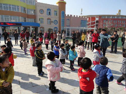 观摩活动架桥梁,家园共育是心声作文