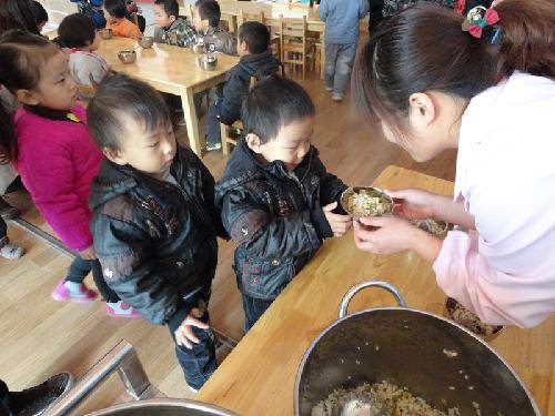 观摩活动架桥梁,家园共育是心声作文