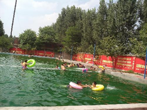 暑假“烧烤”节奏—到水里降降温作文