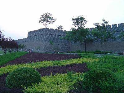 焕然一新的开封古城墙(图文)作文