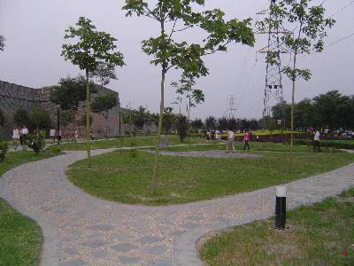 焕然一新的开封古城墙(图文)作文