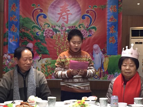 我们家的“老宝贝”——写给七十大寿的姥姥作文