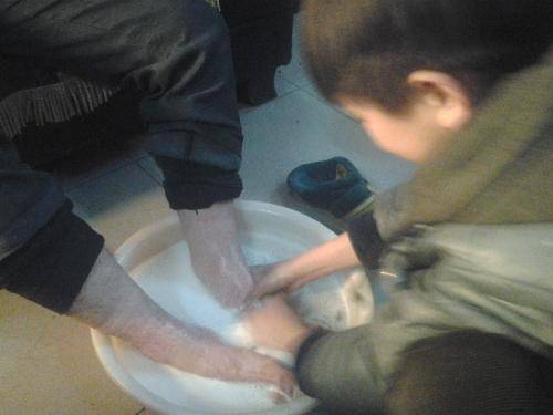 我为爸爸洗脸洗脚作文