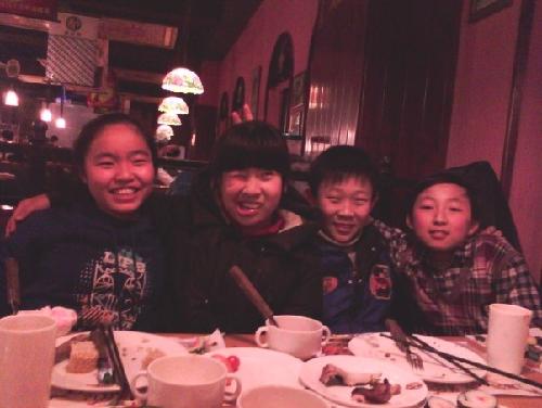 照片背后的故事(关于校讯通)作文