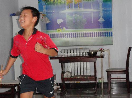 筷子夹玻璃球 ——全家总动员一起做游戏作文