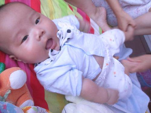 家有小弟“万人迷”作文