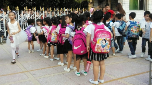 童心飞扬 快乐成长作文