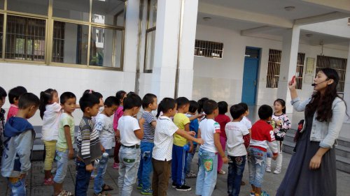 一年级下学期家长会发言稿作文