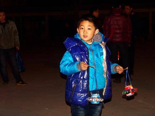 美丽的灯,美丽的会!作文