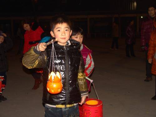 美丽的灯,美丽的会!作文