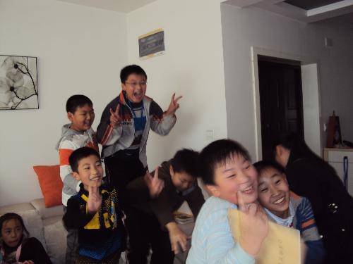 “ 开心读书,快乐成长”——第一届班级读书会作文