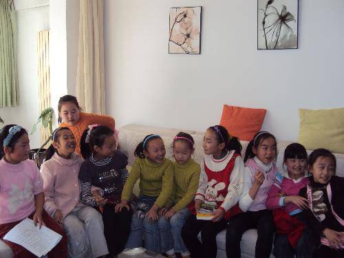 “ 开心读书,快乐成长”——第一届班级读书会作文