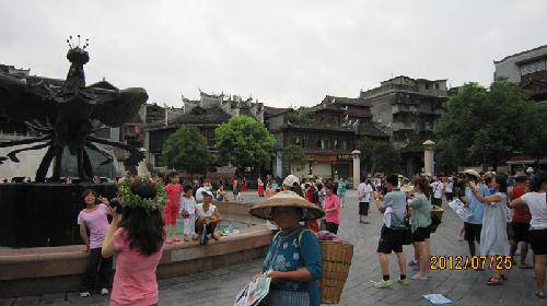 嗅遗留史香——游历日记第一篇作文