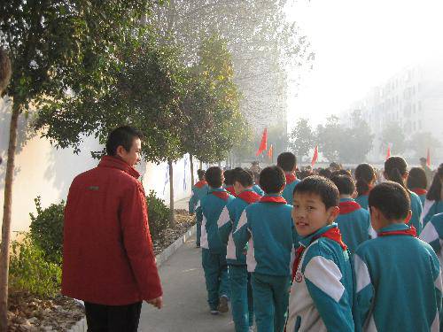 首届体育节照片作文