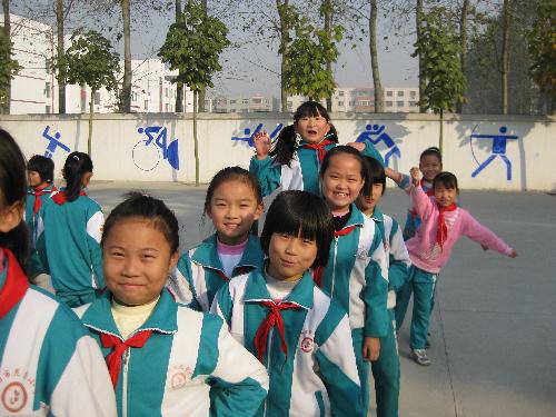 首届体育节照片作文