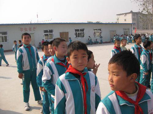 首届体育节照片作文