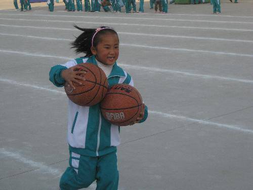 首届体育节照片作文