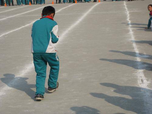 首届体育节照片作文