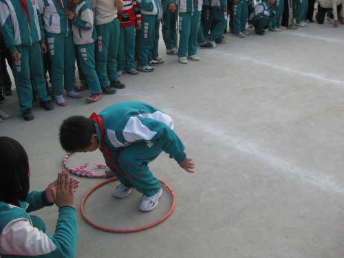 首届体育节照片作文