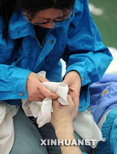 513ҹѧ̵μʦ̷ǧŹΪɷáڵһ̷̣ǧſ˫ۻס4ѧΪ4ӮҴĻᡣǷʱ˫ſſڿϣػĸѧĸѧˣһλԮԱŵʱĳ㻤ŵĸ޶ˣ˰ûŹͣضȥɷ