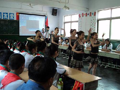 大家齐努力,让活动助力孩子快乐成长作文