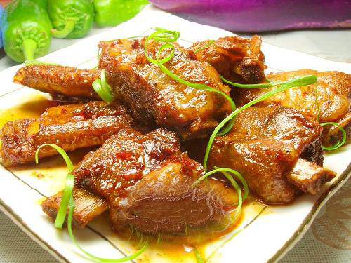 想学烧菜跟我一起来——老干妈酱排骨作文