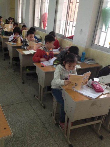 《我和小姐姐克拉拉》开读啦(1)作文