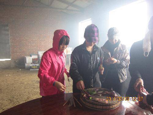 Let’s go——记牧民们的丰收会作文