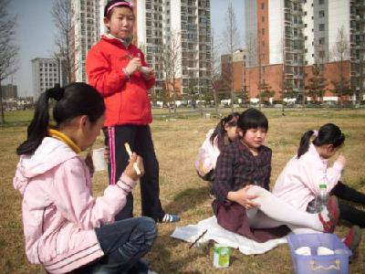 特别的野炊——我们的春游野炊(下)作文