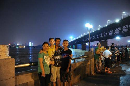 江城之旅---城市印象作文