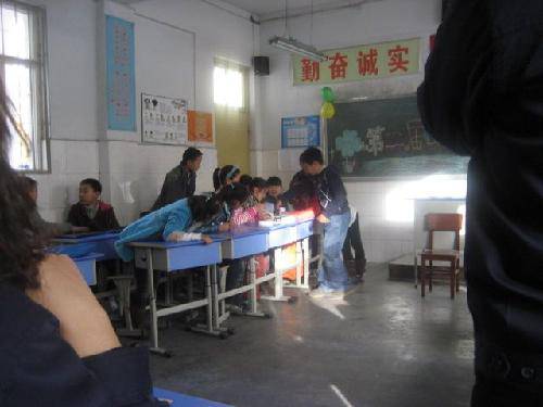 给五.一班班级读书会的一封贺信作文