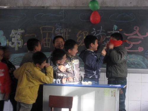 给五.一班班级读书会的一封贺信作文