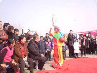 点点第一次赶庙会!(附多图)作文