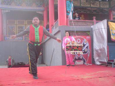 点点第一次赶庙会!(附多图)作文