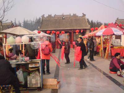 点点第一次赶庙会!(附多图)作文