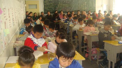 晒晒我们的班级读书会作文